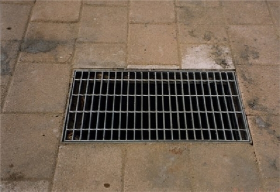China Heavy Duty Floor Drain Grate Covers , Stainless Steel Galvanised Drain Cover supplier